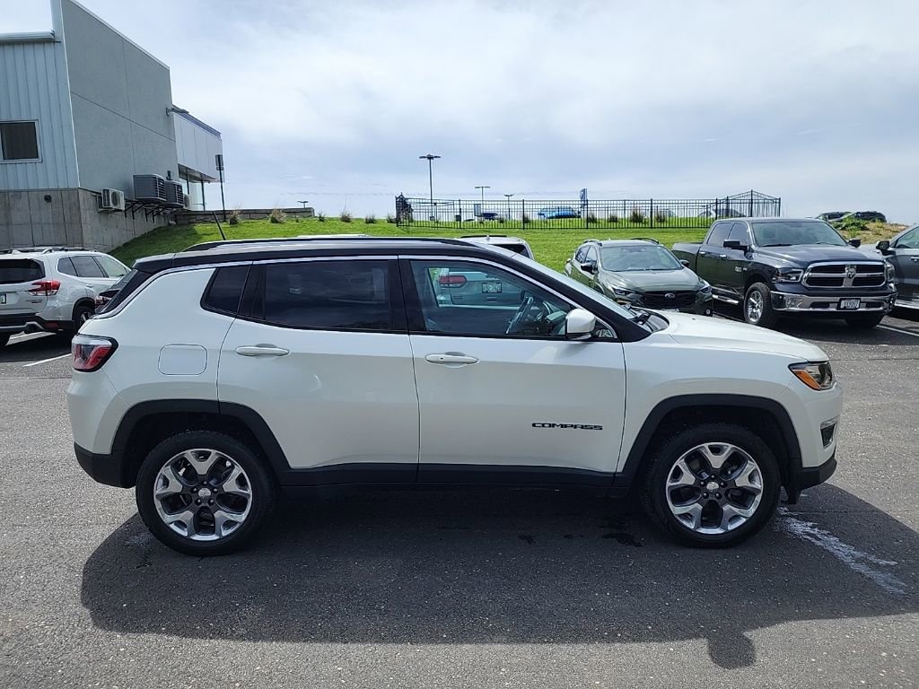Used 2018 Jeep Compass Limited AWD/4WD image 9