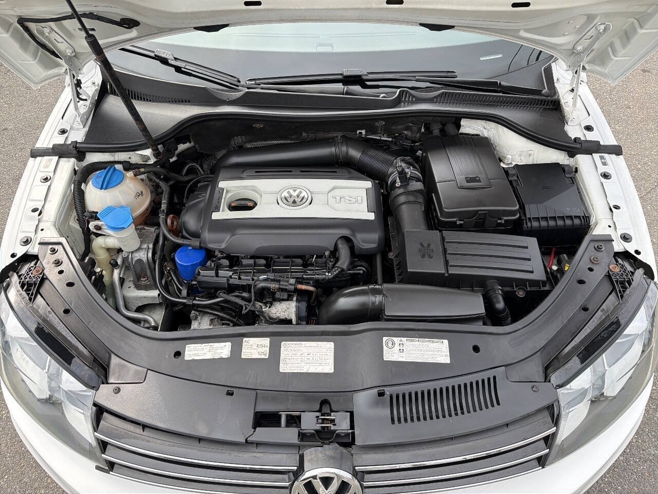 Used 2013 Volkswagen Eos Lux FWD image 10
