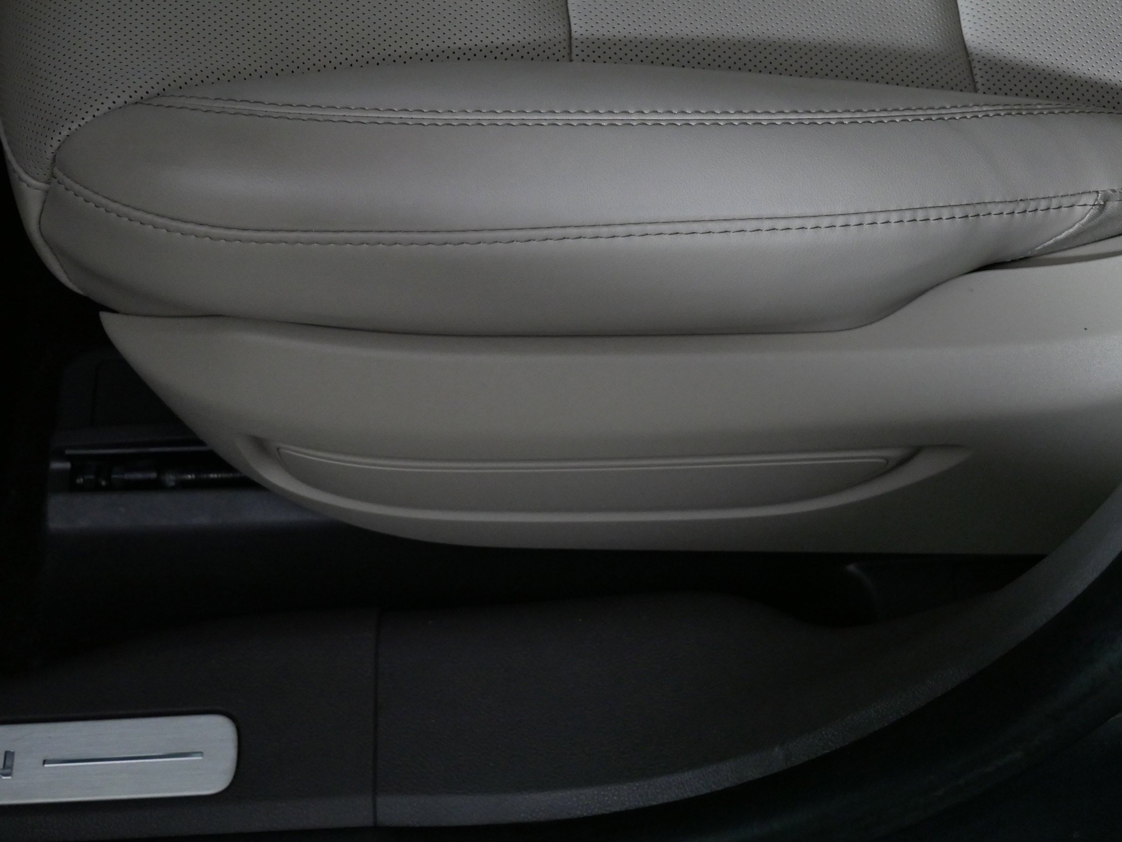 Used 2024 Lincoln Corsair Premiere w/ Equipment Group 101A image 20