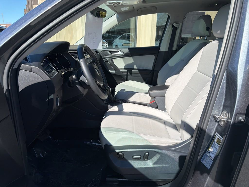 Used 2021 Volkswagen Tiguan SE w/ Panoramic Sunroof Package AWD/4WD image 10