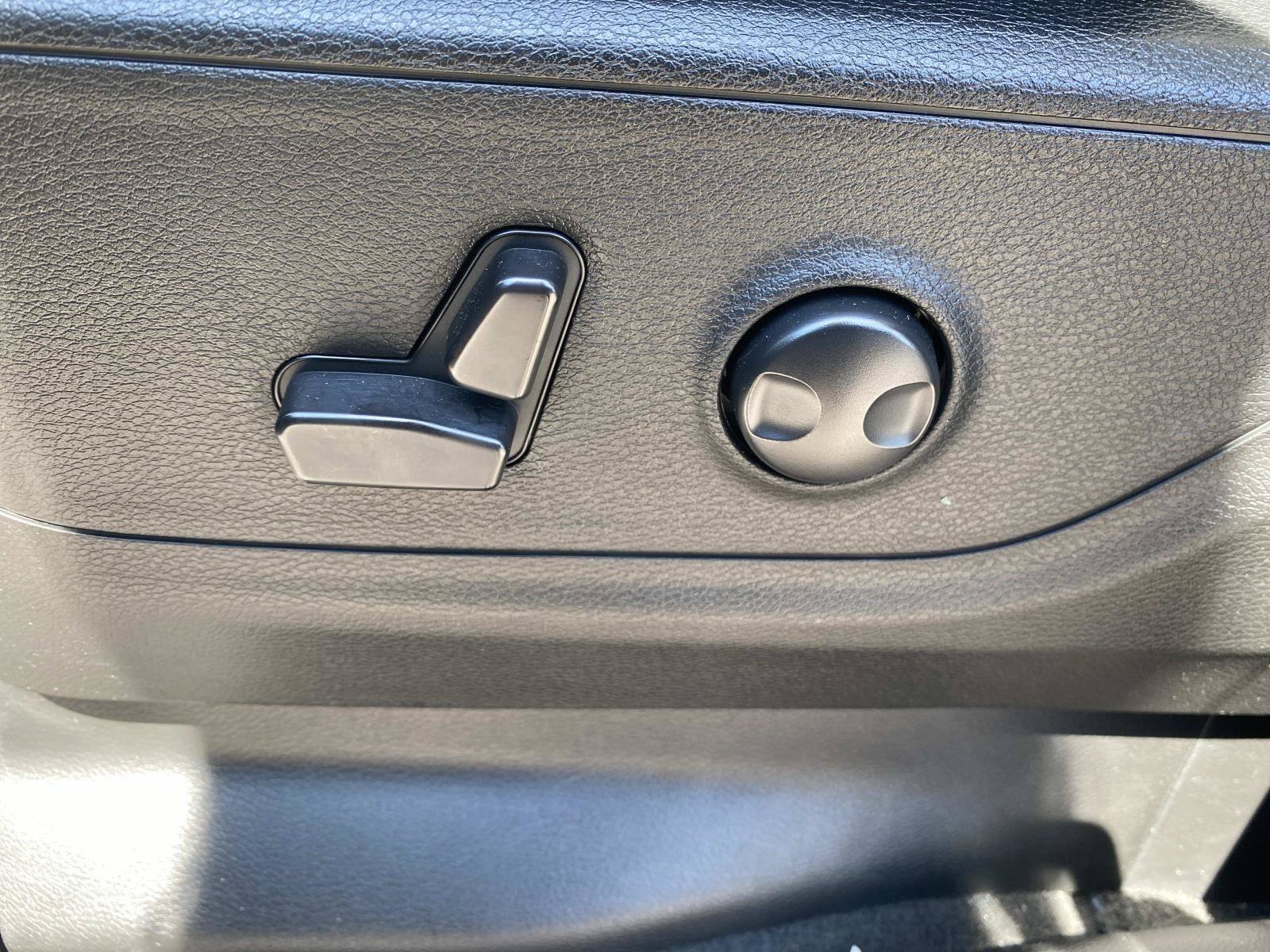 Used 2023 RAM 1500 Big Horn AWD/4WD image 25