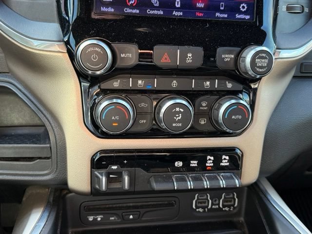 Used 2019 RAM 3500 Laramie RWD image 17
