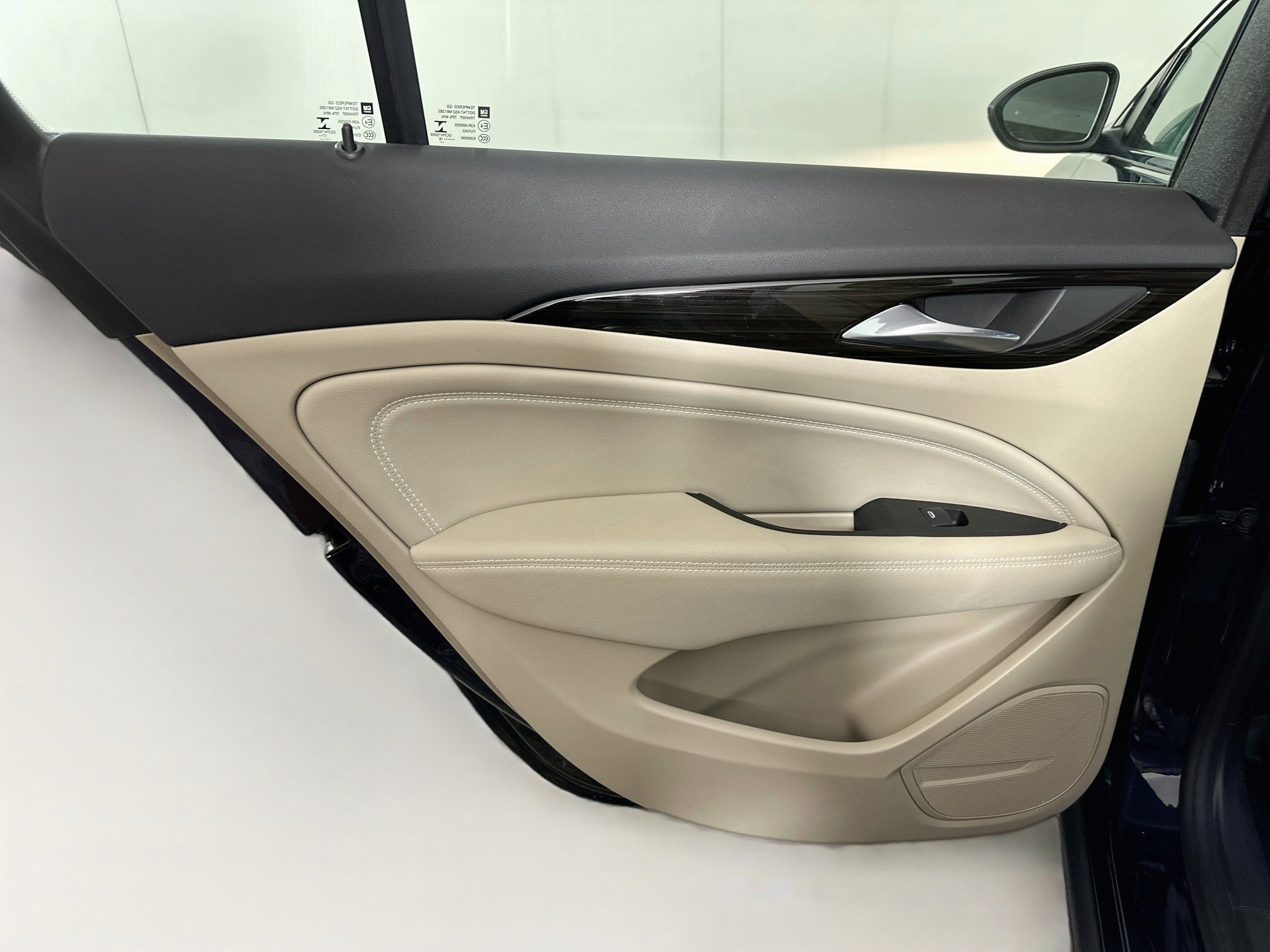 Used 2018 Buick Regal Essence FWD image 24