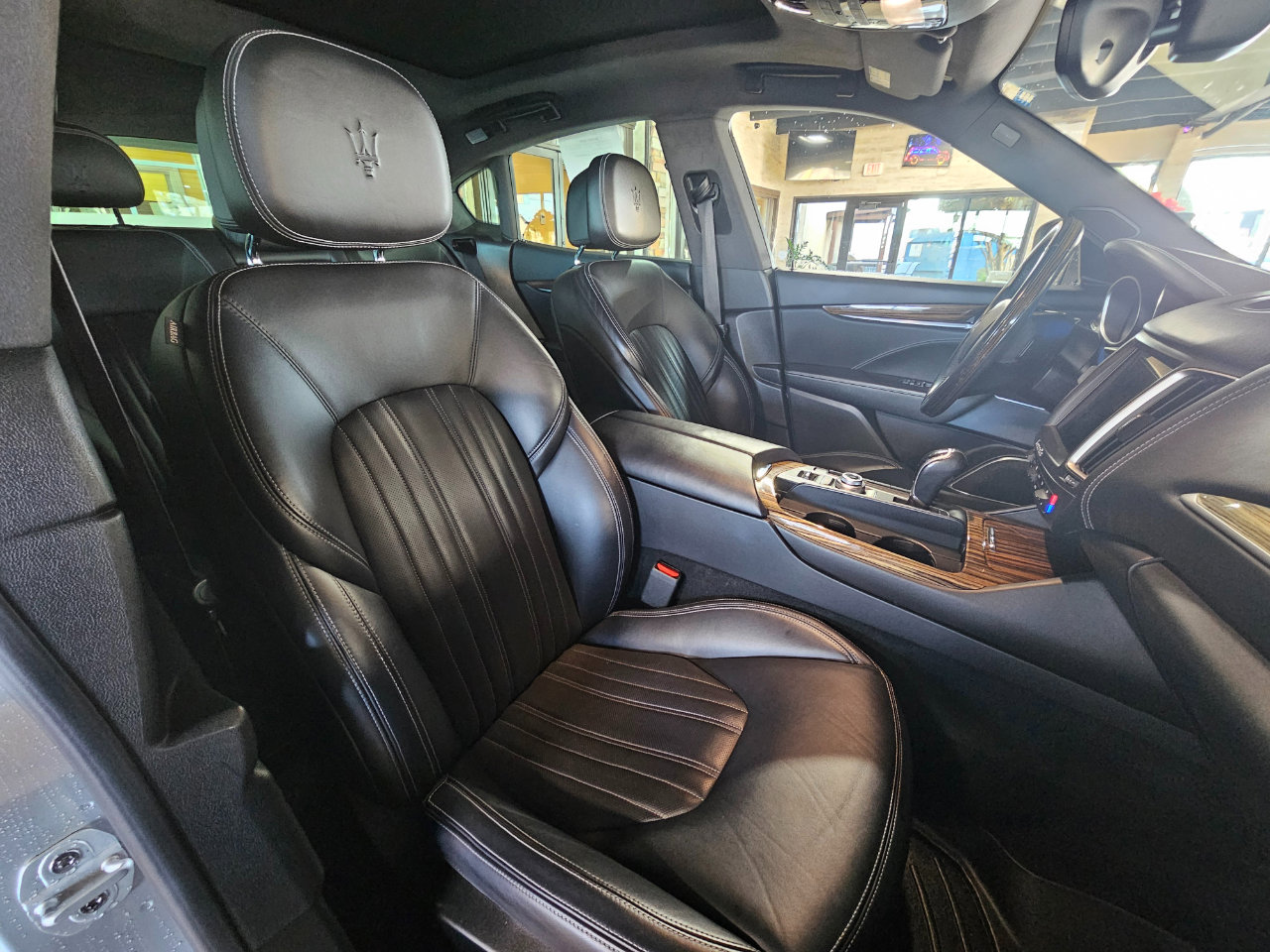 Used 2018 Maserati Levante GranLusso image 10