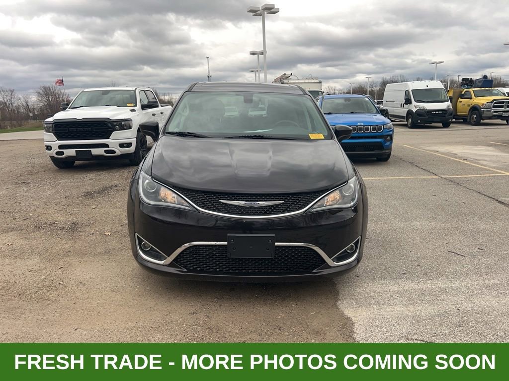 Used 2019 Chrysler Pacifica Touring Plus image 2