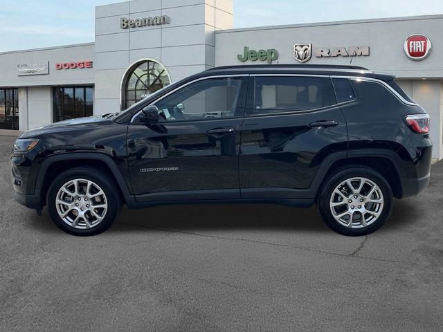 Used 2023 Jeep Compass Latitude image 4
