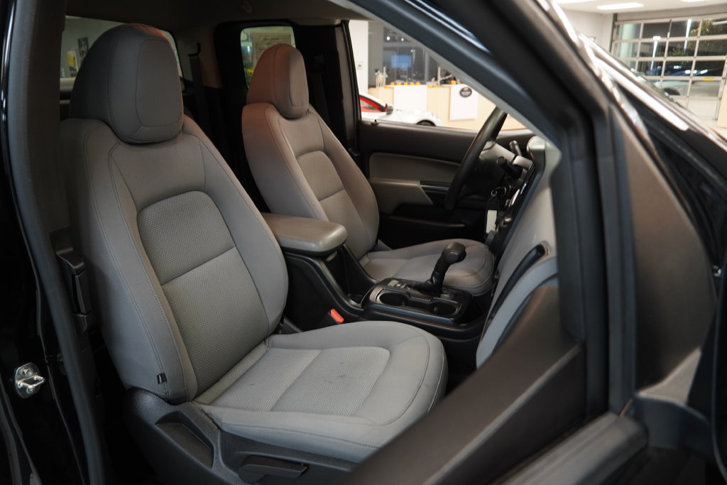 Used 2019 Chevrolet Colorado W/T AWD/4WD image 34