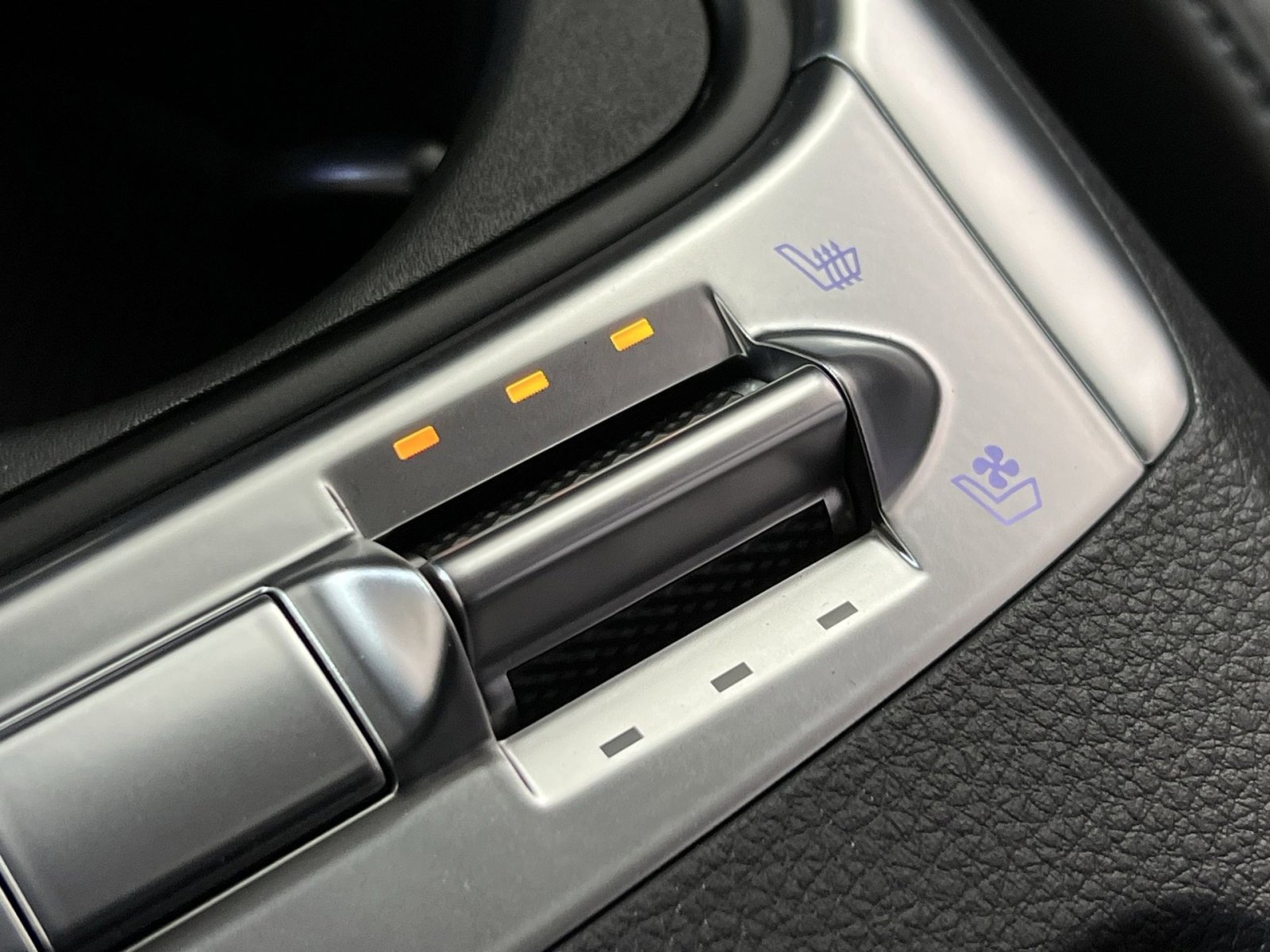 New 2026 Kia Carnival SX w/ SX Dark Edition Package image 34