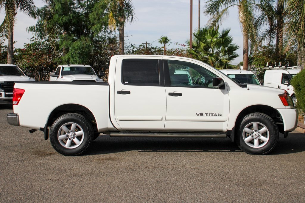 Used 2013 Nissan Titan SV w/ SV Value Truck Pkg image 10