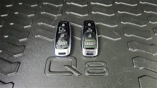 Used 2025 Audi Q8 Prestige w/ Prestige Package image 62