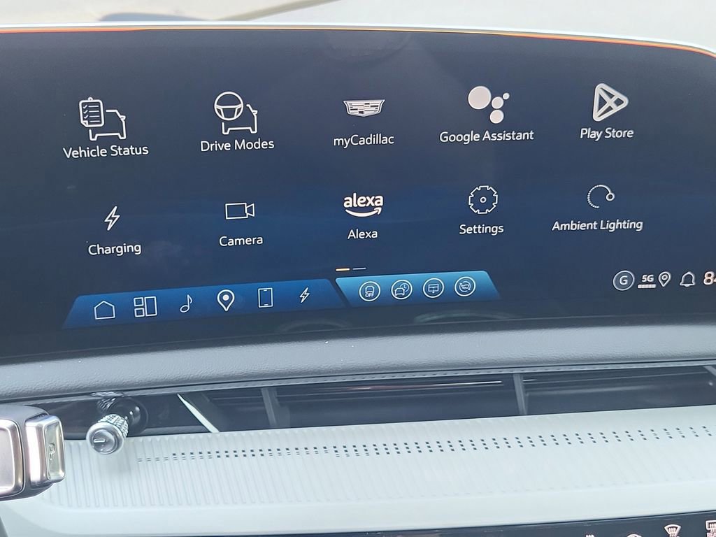 New 2025 Cadillac Optiq Luxury 1 image 16