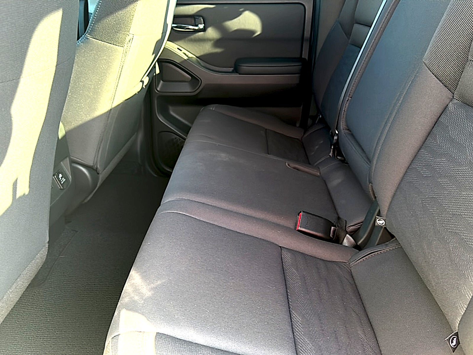 Used 2024 Nissan Frontier SV w/ SV Convenience Package RWD image 18