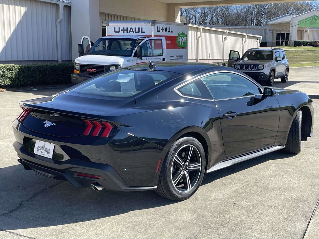 Used 2024 Ford Mustang Coupe image 3
