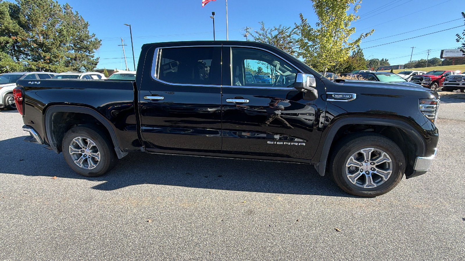 Used 2025 GMC Sierra 1500 SLT AWD/4WD image 7