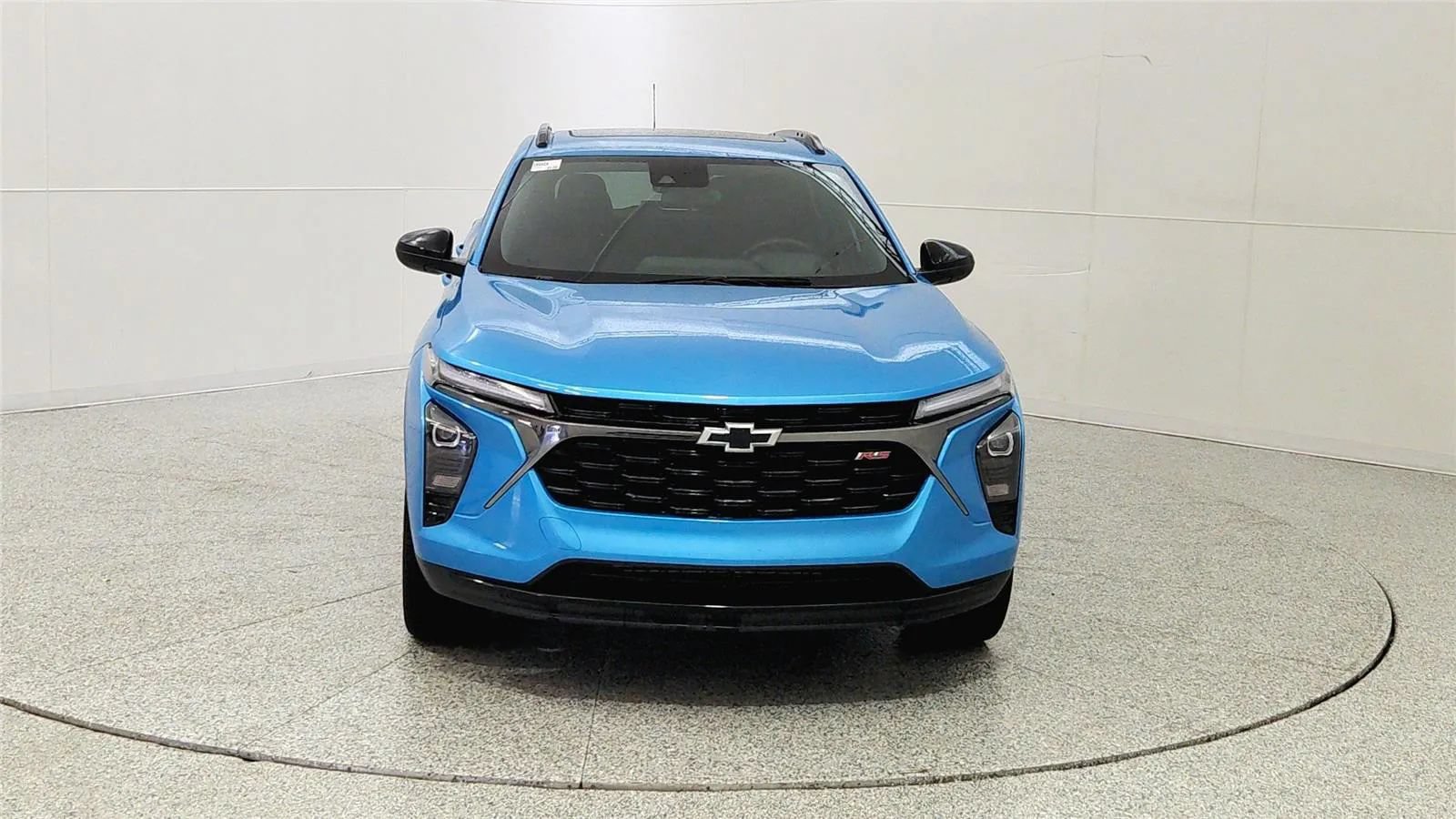 Used 2025 Chevrolet Trax RS w/ Sunroof Package FWD image 2