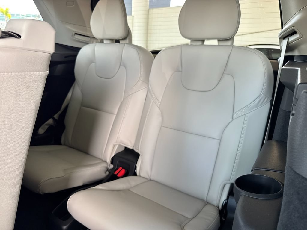 New 2026 Volvo XC90 T8 Ultra w/ Lounge Package AWD/4WD image 14