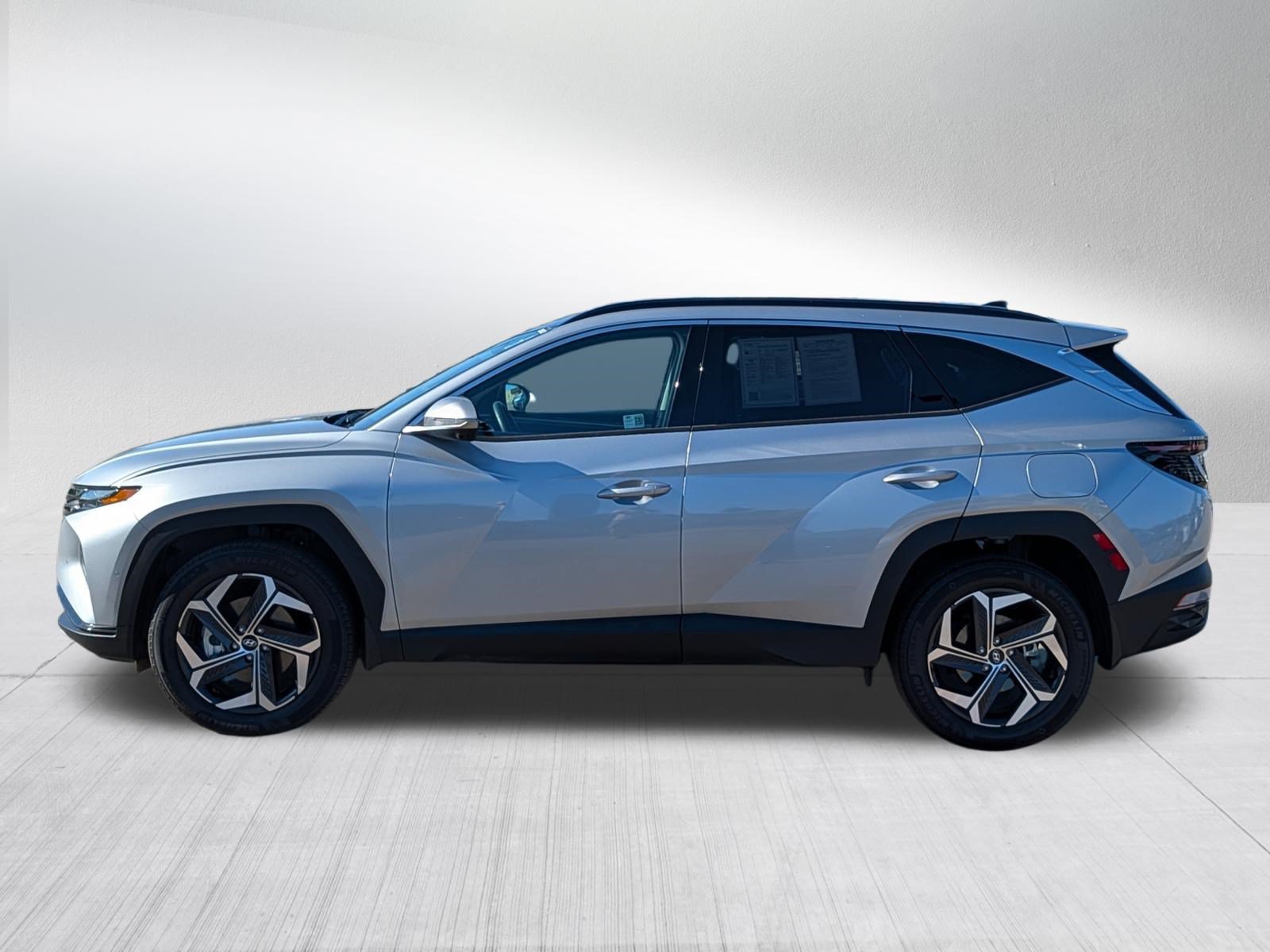 Certified 2024 Hyundai Tucson Limited AWD/4WD image 4