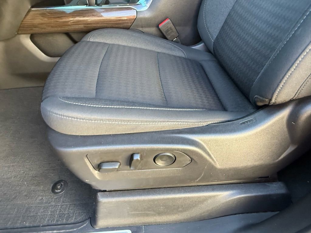 Used 2022 Chevrolet Silverado 1500 RST image 16