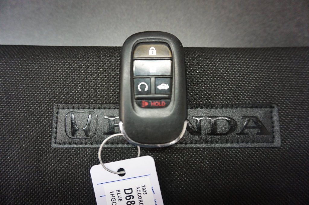 Used 2023 Honda Accord EX image 18