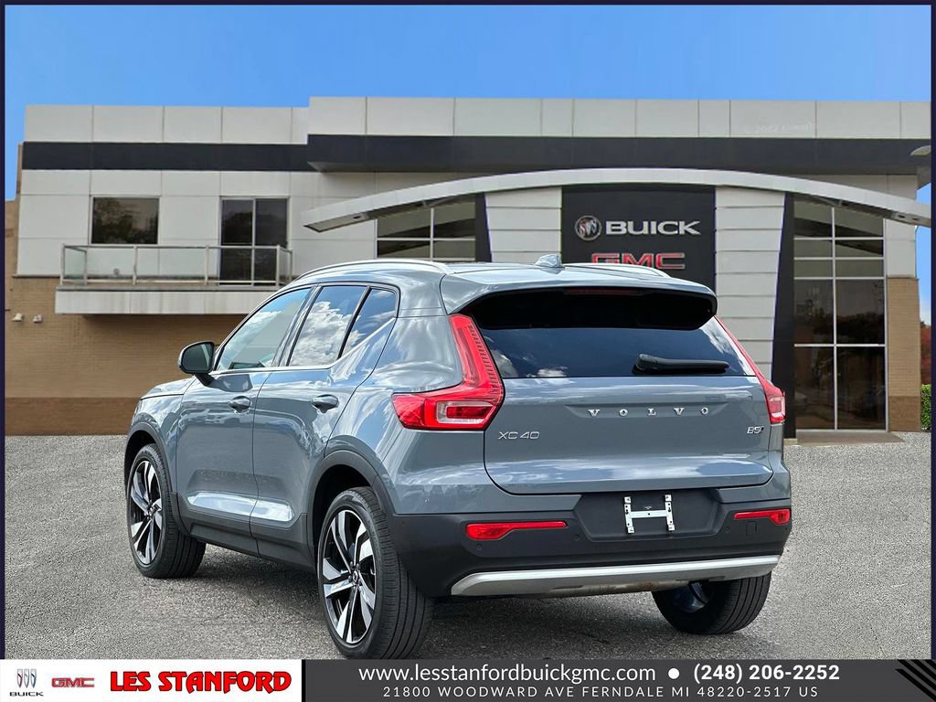 Used 2023 Volvo XC40 B5 Ultimate w/ Climate Package AWD/4WD image 4
