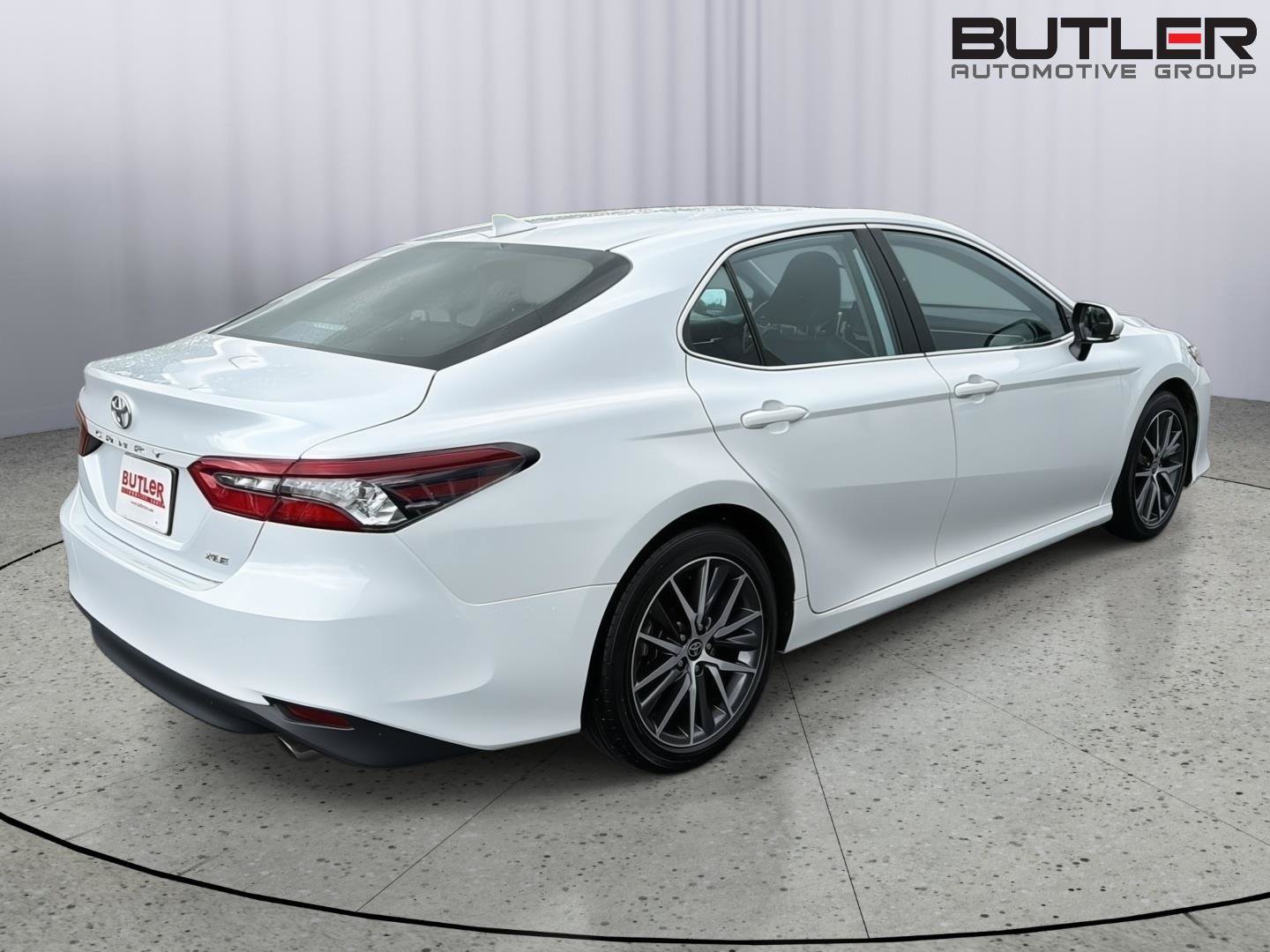 Used 2023 Toyota Camry XLE w/ Navigation Package FWD image 6