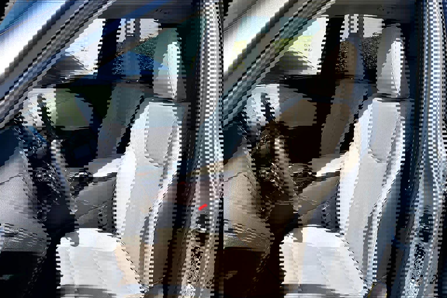 Used 2024 Lexus RX 350 Luxury w/ Convenience Package image 8