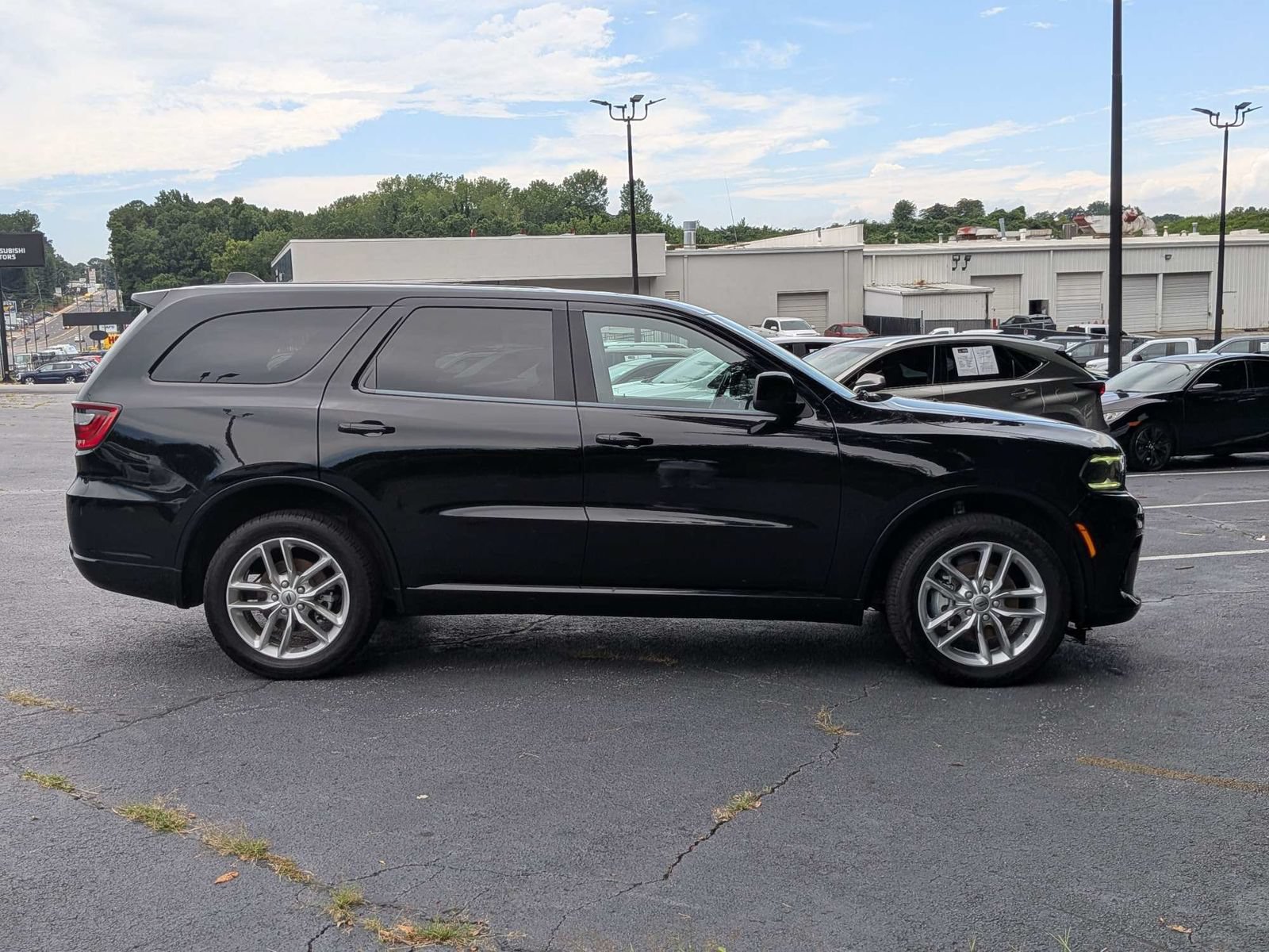 Used 2023 Dodge Durango GT AWD/4WD image 3