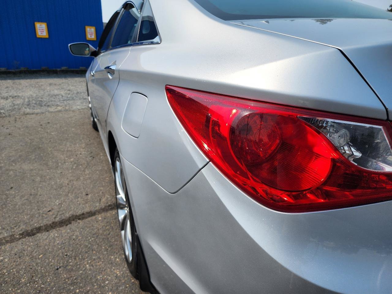 Used 2011 Hyundai Sonata SE w/ Navigation & Sunroof Pkg 4 FWD image 32