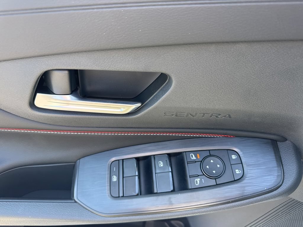 New 2026 Nissan Sentra SR w/ Floor Mat Package FWD image 8