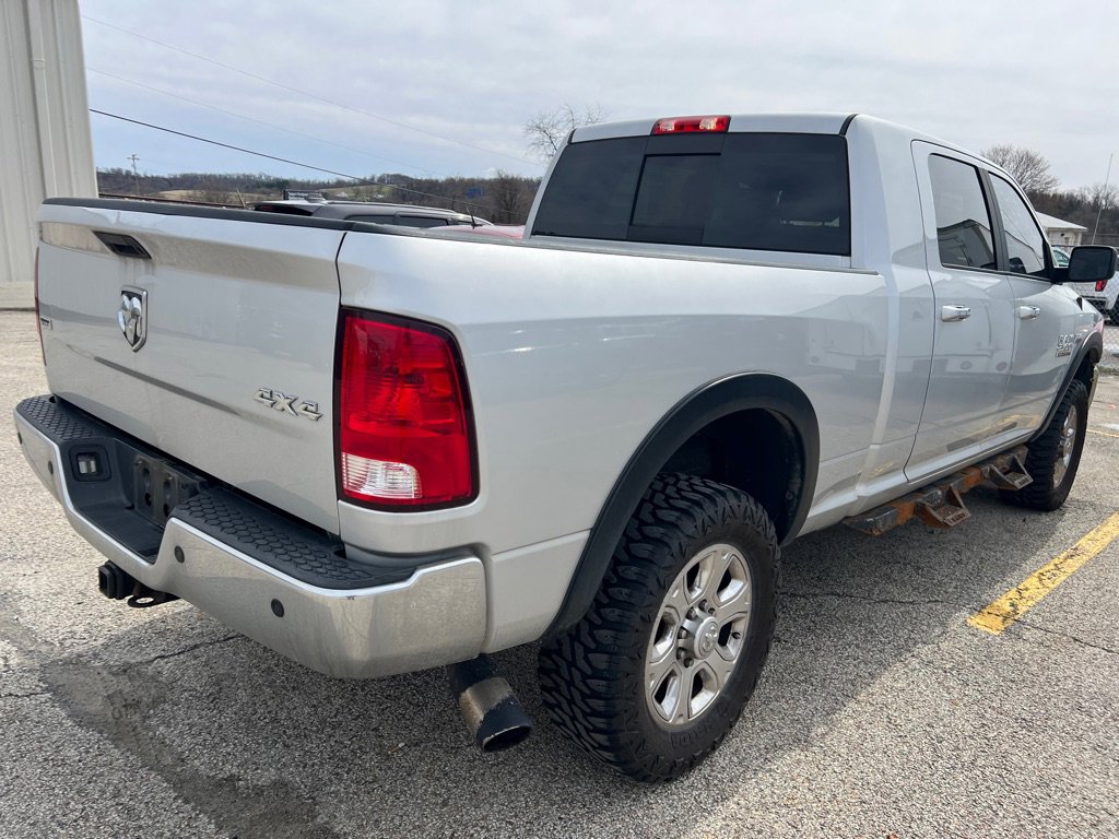 Used 2018 RAM 2500 SLT w/ Luxury Group AWD/4WD image 4
