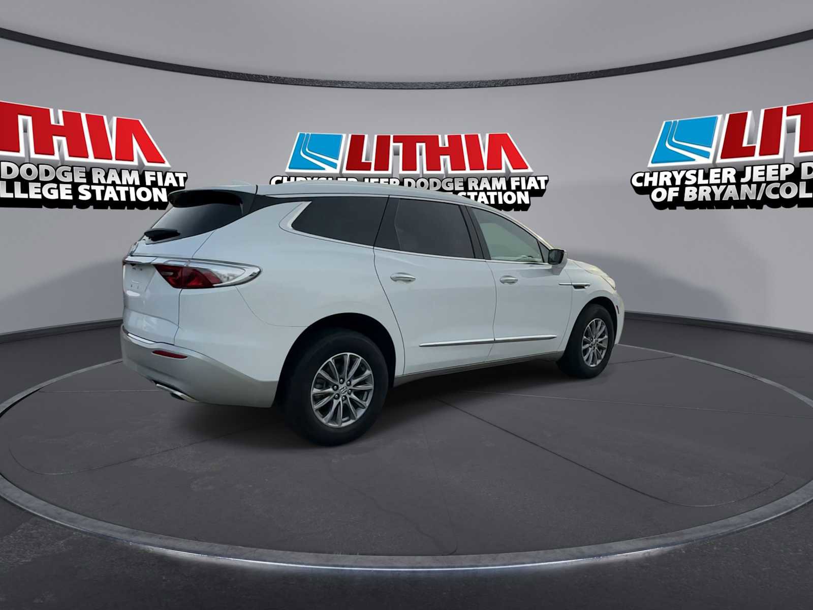 Used 2023 Buick Enclave Essence image 8