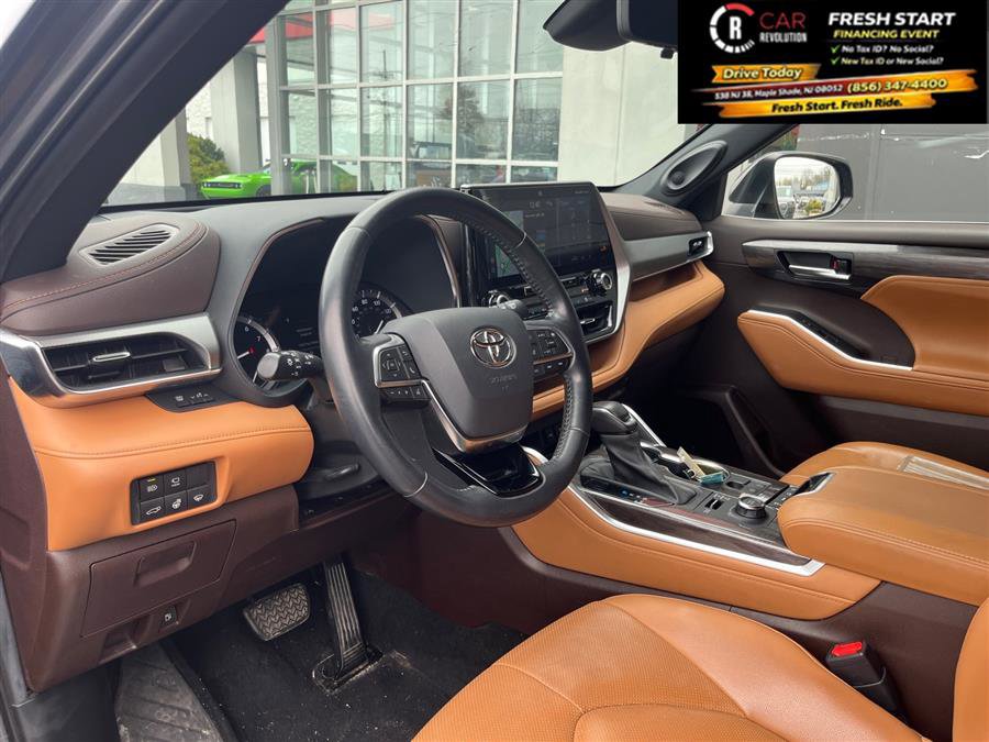 Used 2020 Toyota Highlander Platinum image 16