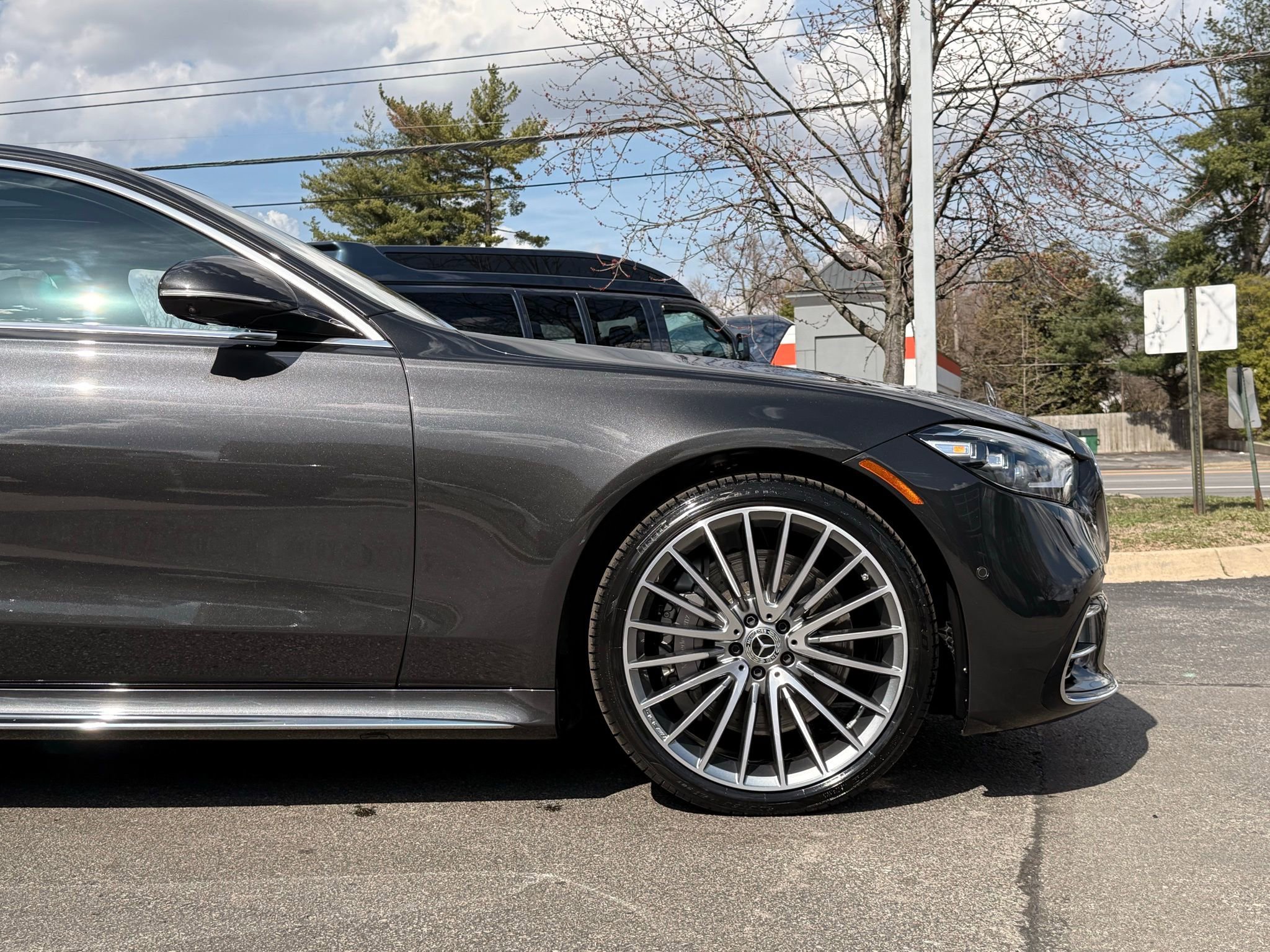 Used 2022 Mercedes-Benz S 580 4MATIC Sedan w/ AMG Line Package image 14