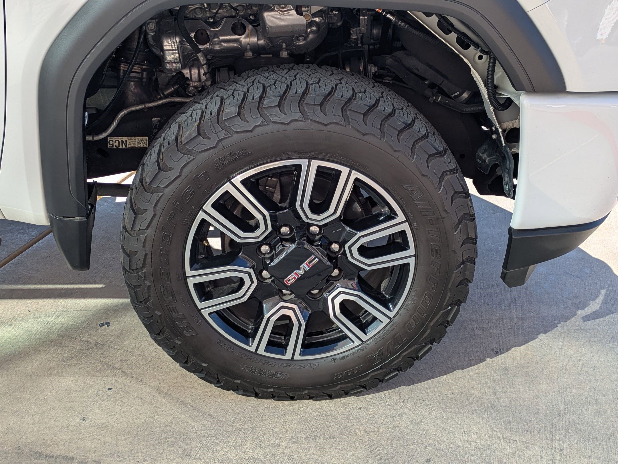 Used 2023 GMC Sierra 3500 AT4 w/ AT4 Preferred Package AWD/4WD image 12