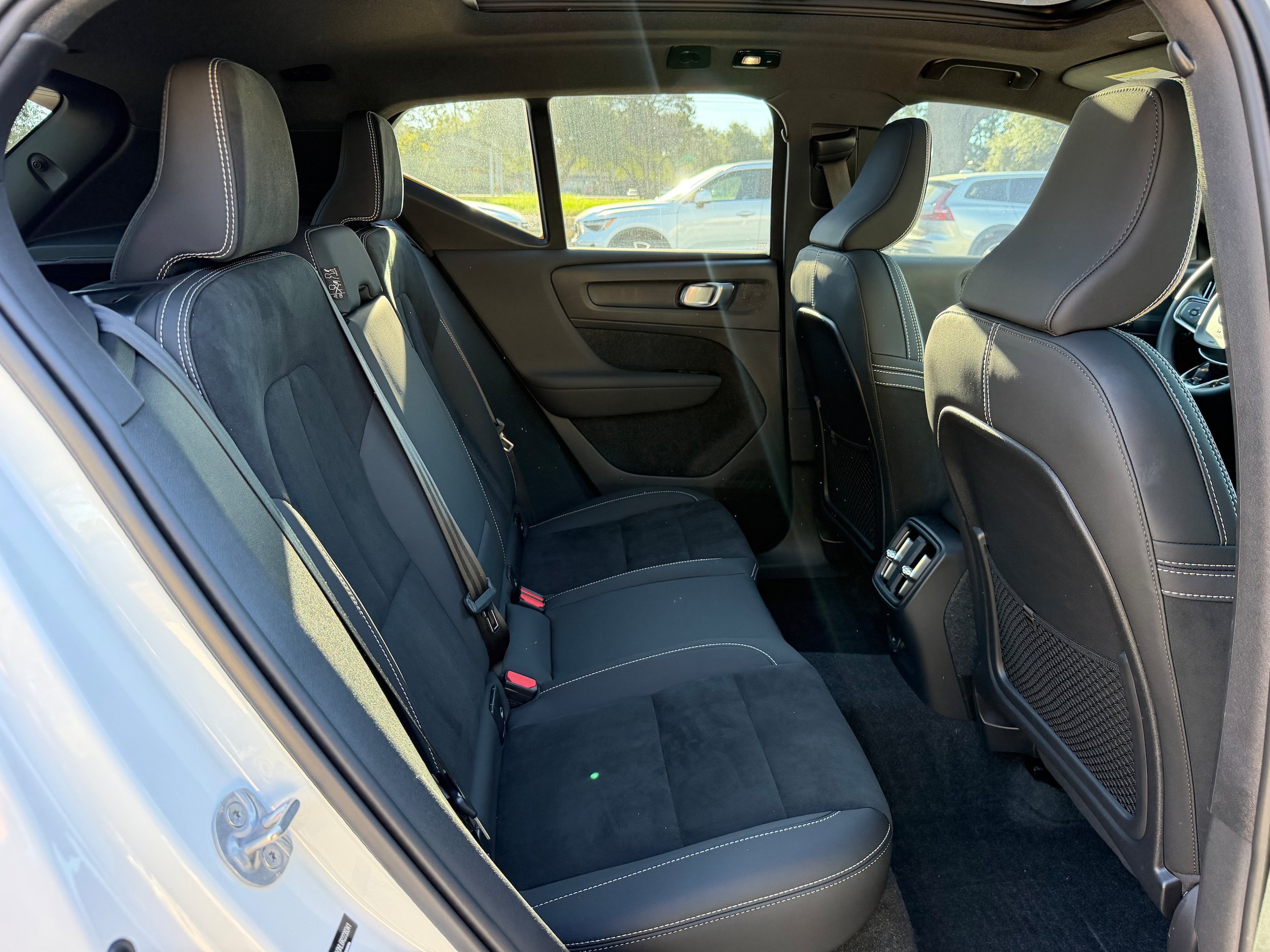 Certified 2024 Volvo XC40 Recharge Plus w/ Protection Package Premier RWD image 12
