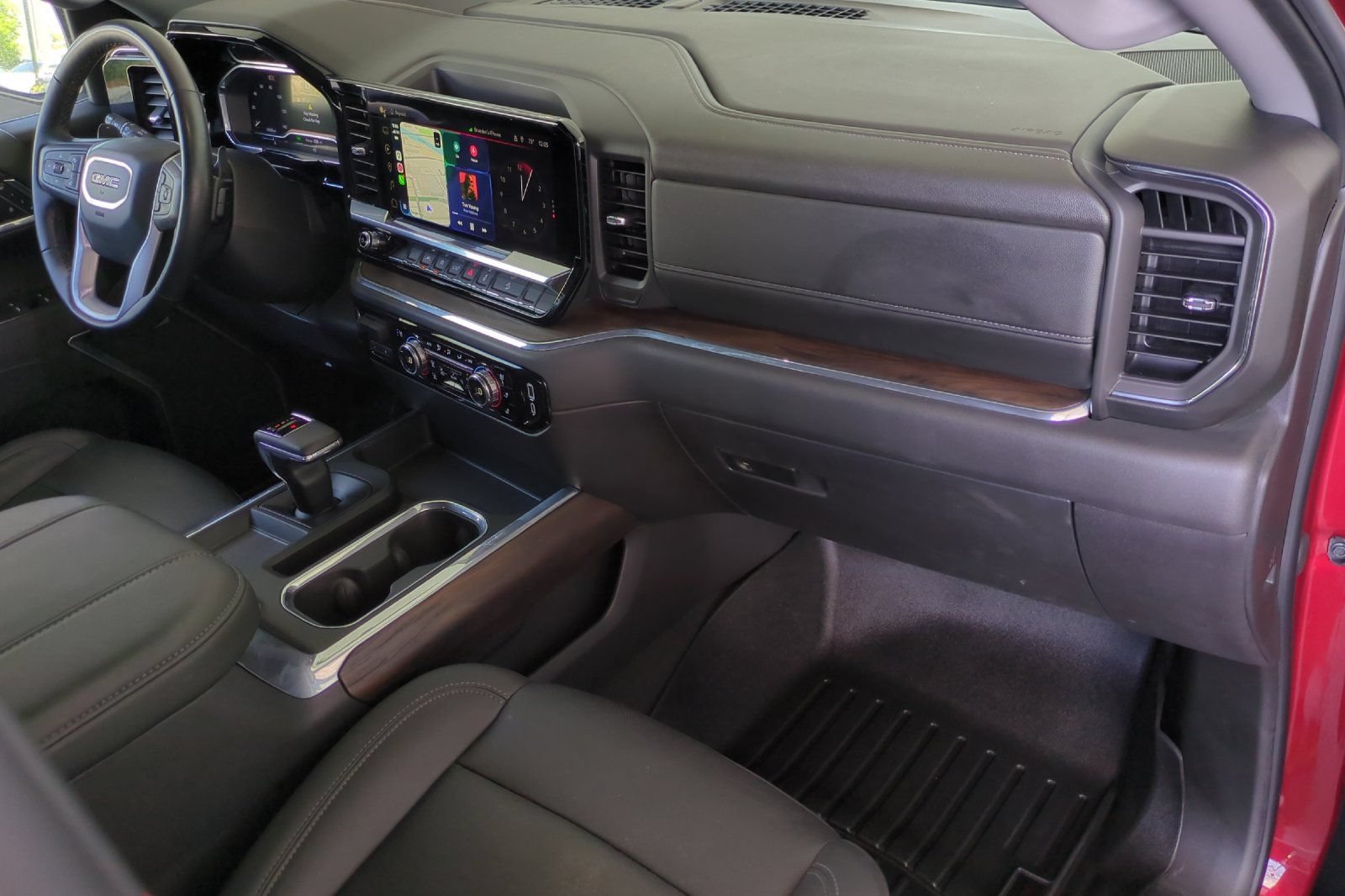 Used 2024 GMC Sierra 1500 SLT w/ SLT Premium Package AWD/4WD image 18