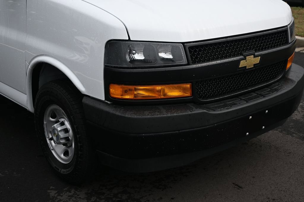 Used 2022 Chevrolet Express 2500 w/ Driver Convenience Package image 27