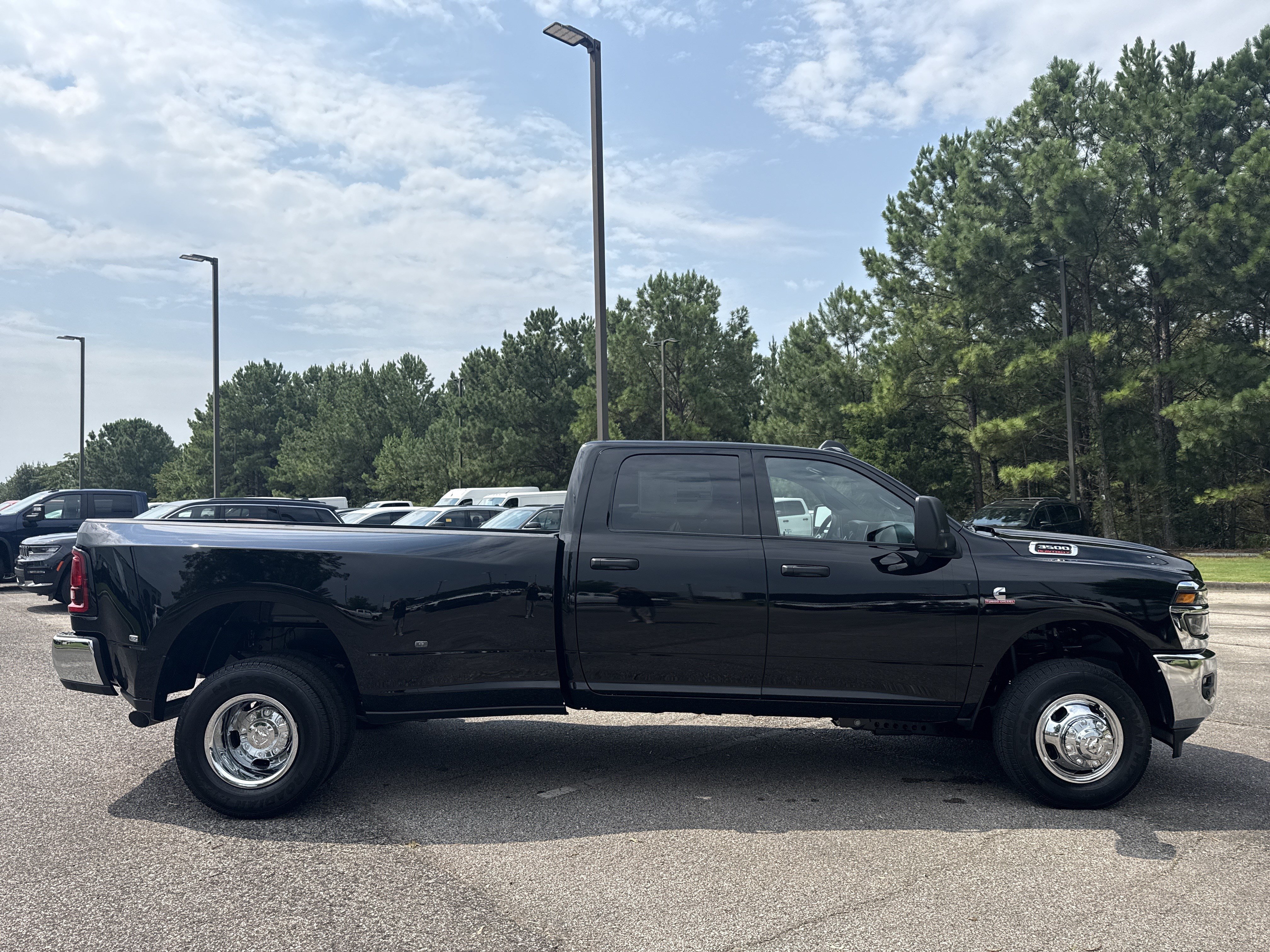 New 2026 RAM 3500 Tradesman w/ Chrome Appearance Group A AWD/4WD image 8