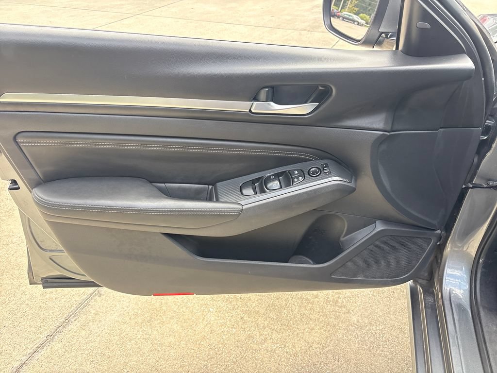 Used 2019 Nissan Altima 2.5 SL FWD image 16