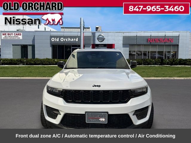 Used 2023 Jeep Grand Cherokee Altitude AWD/4WD image 2