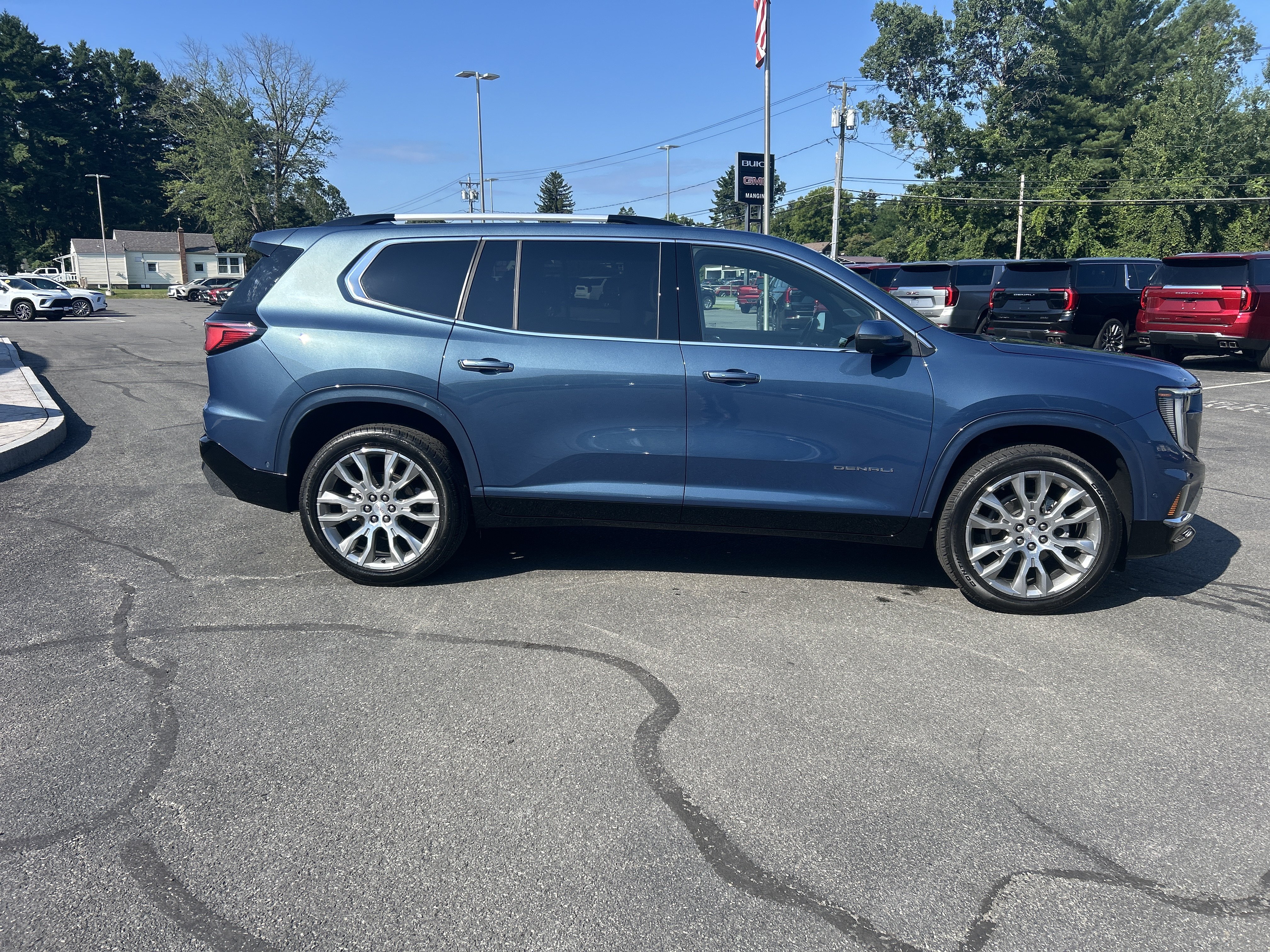 Certified 2025 GMC Acadia Denali w/ Super Cruise Package AWD/4WD image 16