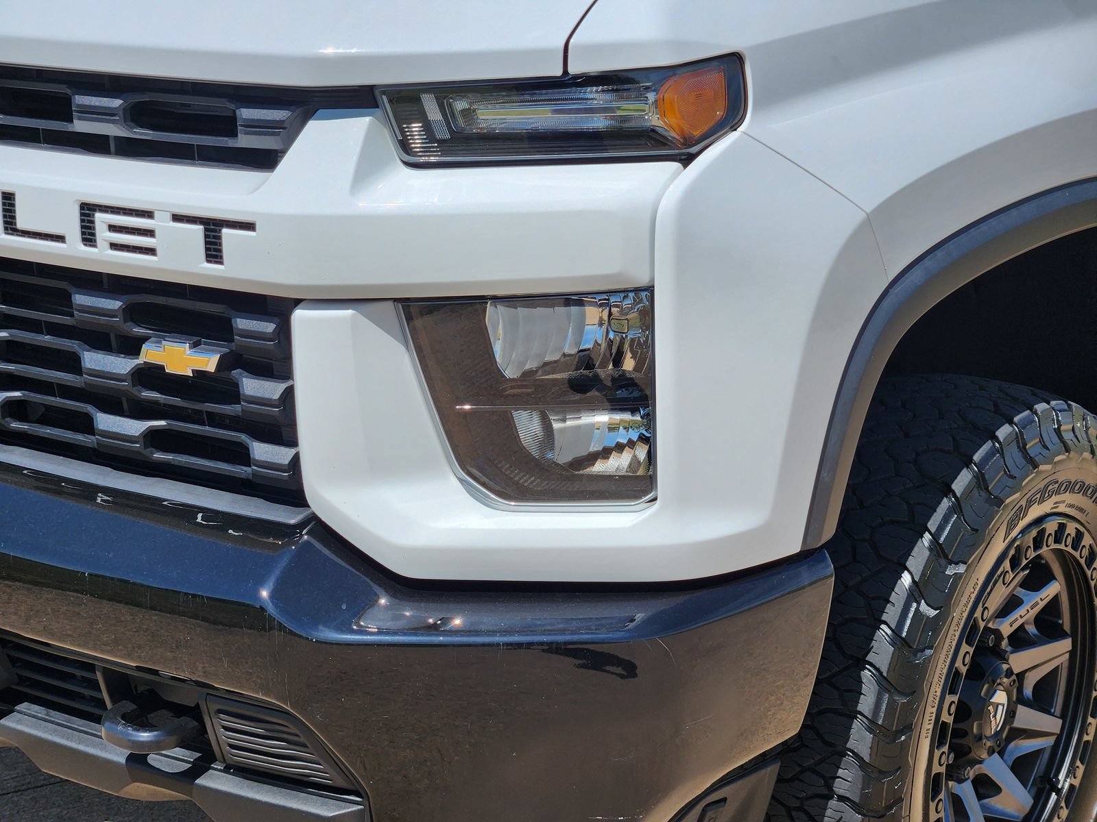 Used 2023 Chevrolet Silverado 2500 Custom w/ Custom Value Package AWD/4WD image 9