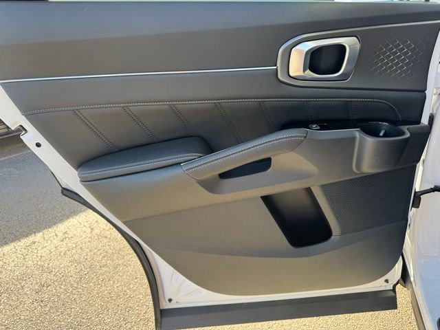 Used 2023 Kia Sorento SX image 10