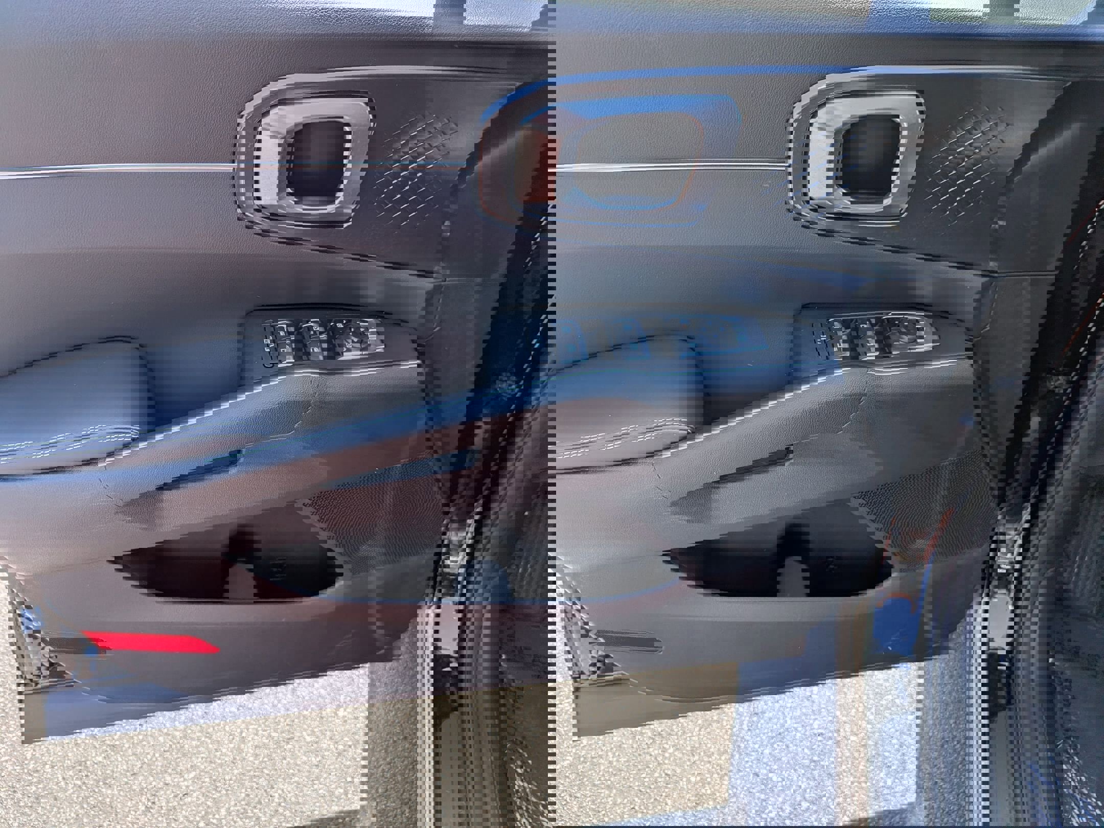 Used 2025 Kia Sorento S FWD image 10