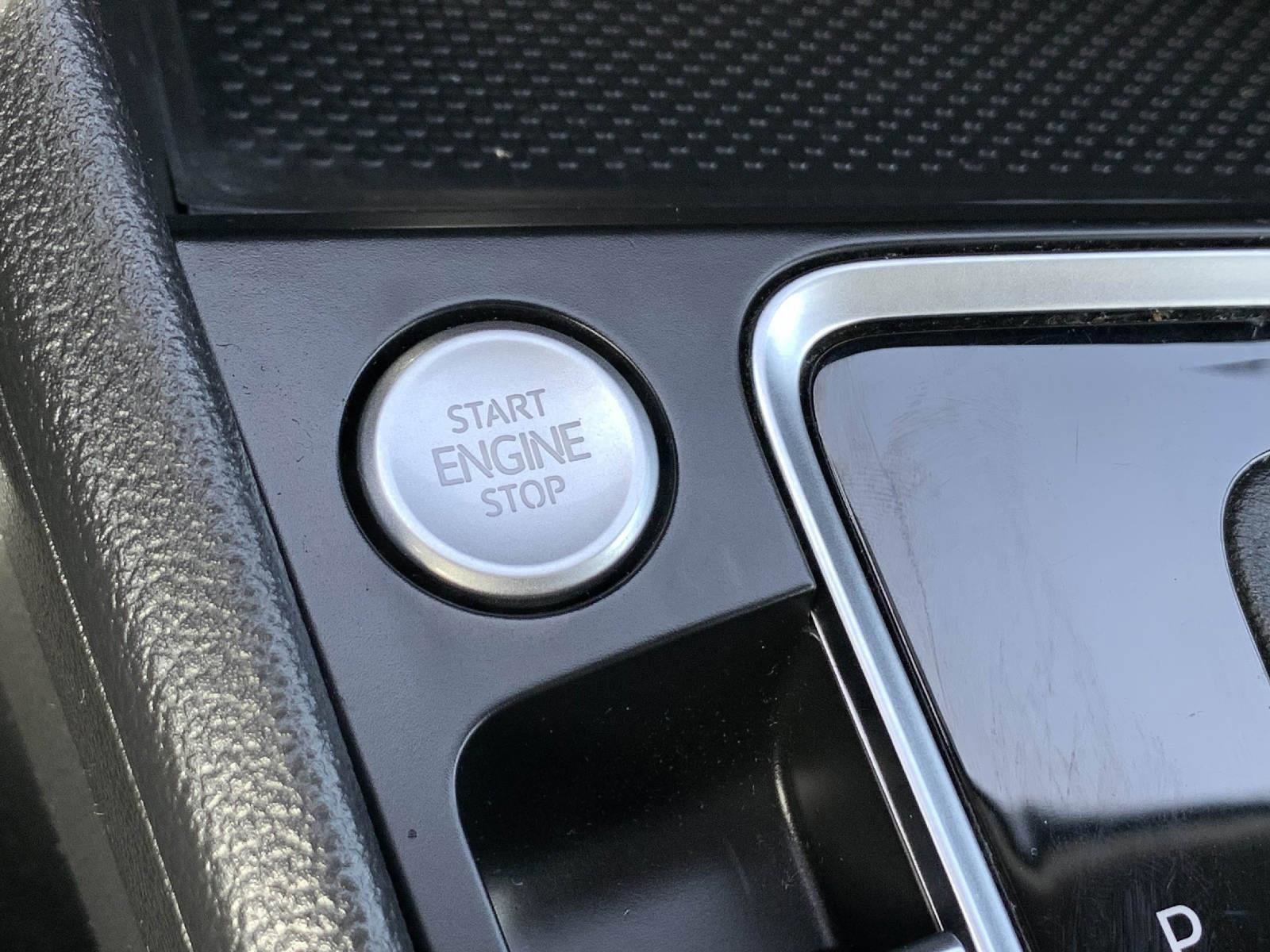 Used 2019 Volkswagen Jetta SE FWD image 25