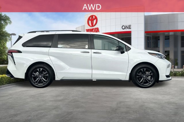 Certified 2026 Toyota Sienna XSE AWD/4WD image 3