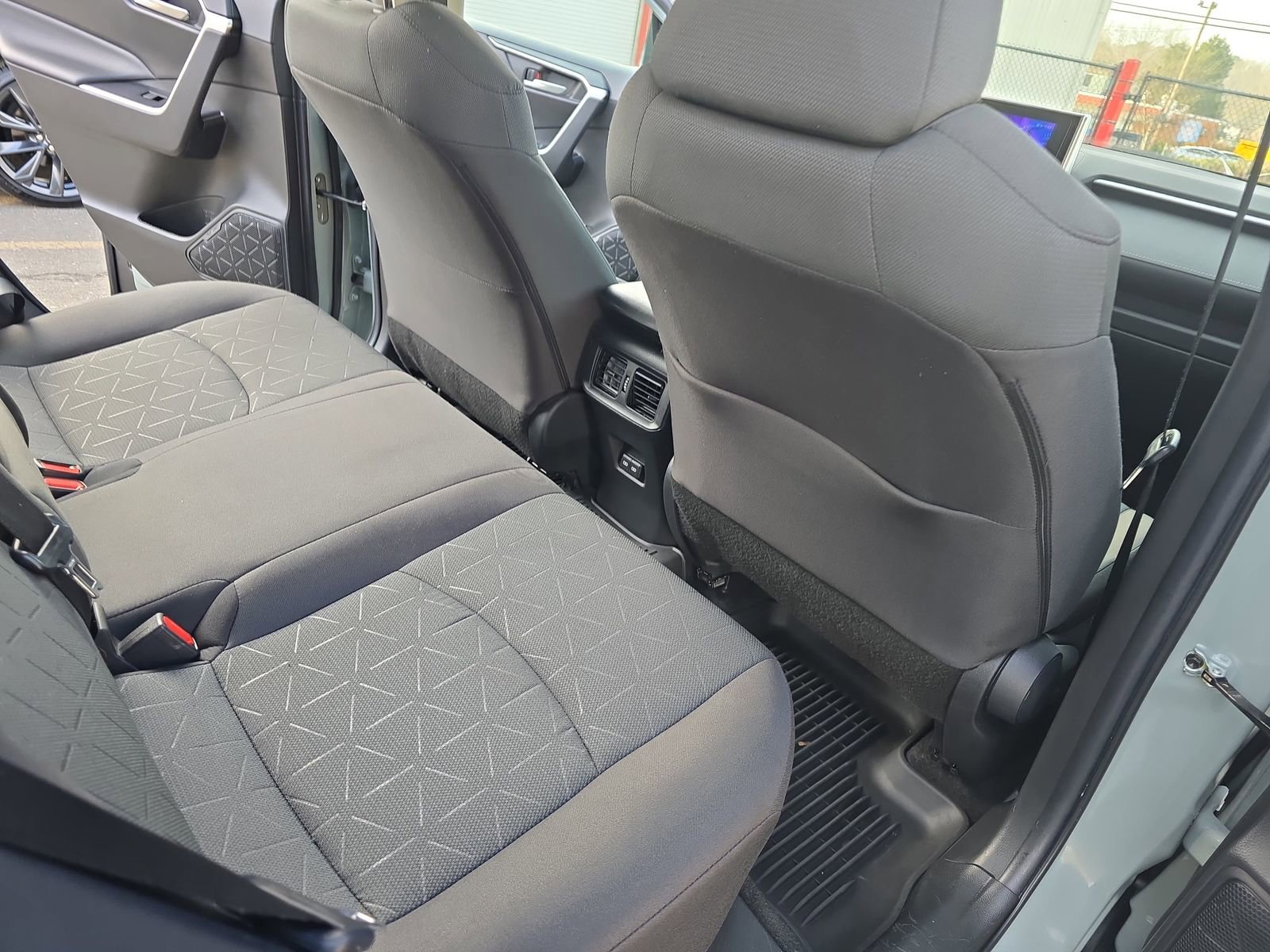 Used 2023 Toyota RAV4 XLE image 17