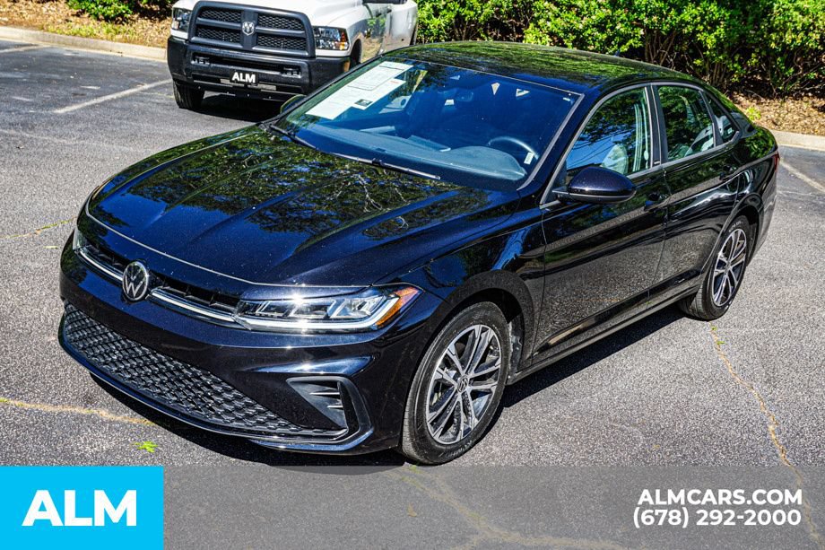 Used 2025 Volkswagen Jetta Sport FWD image 14