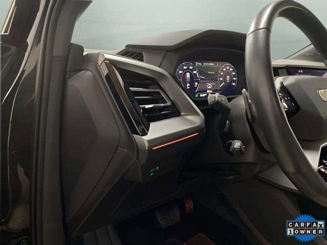 Used 2024 Audi Q4 e-tron Premium Plus w/ Premium Plus image 34