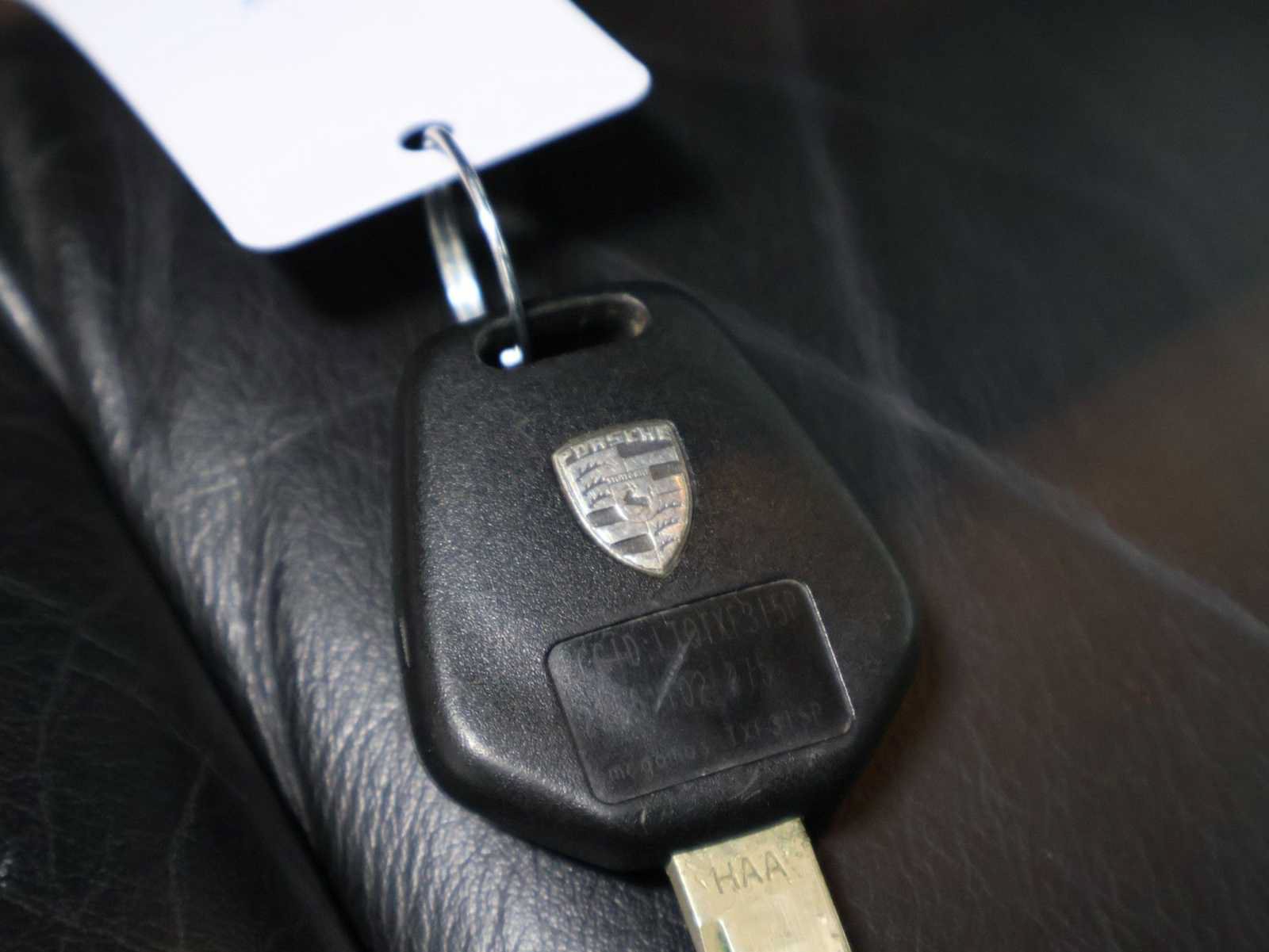 Used 2001 Porsche 911 Carrera 4 AWD/4WD image 36